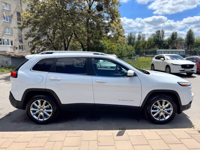 Jeep Cherokee - фото 5