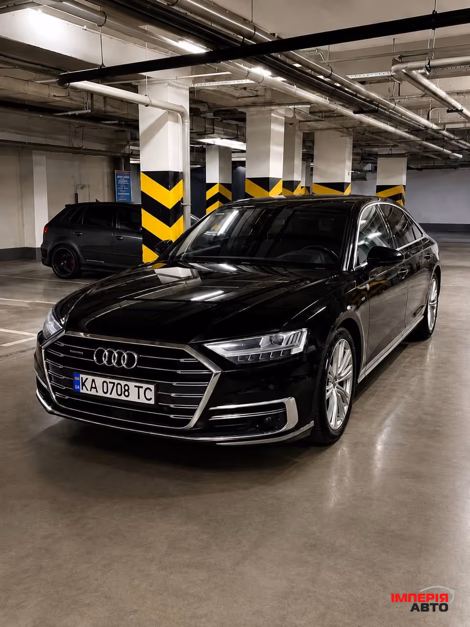 Audi A8 - фото 1