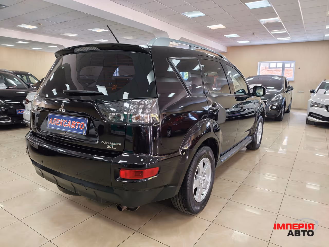 Mitsubishi Outlander - фото 5