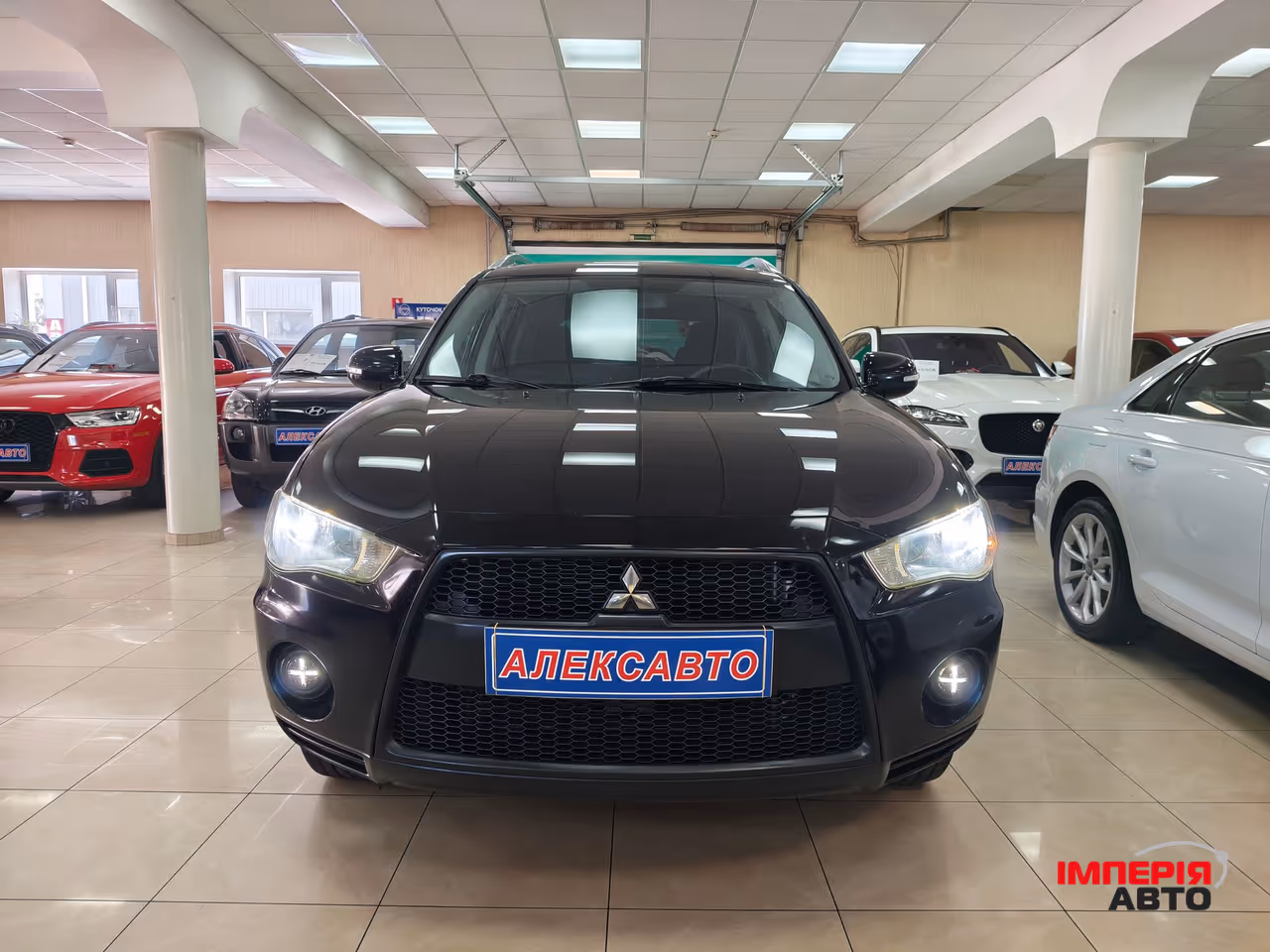 Mitsubishi Outlander - фото 2