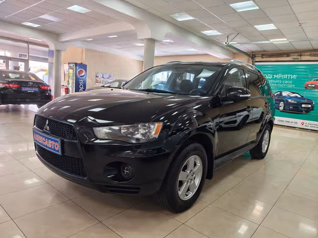 Mitsubishi Outlander - фото 3