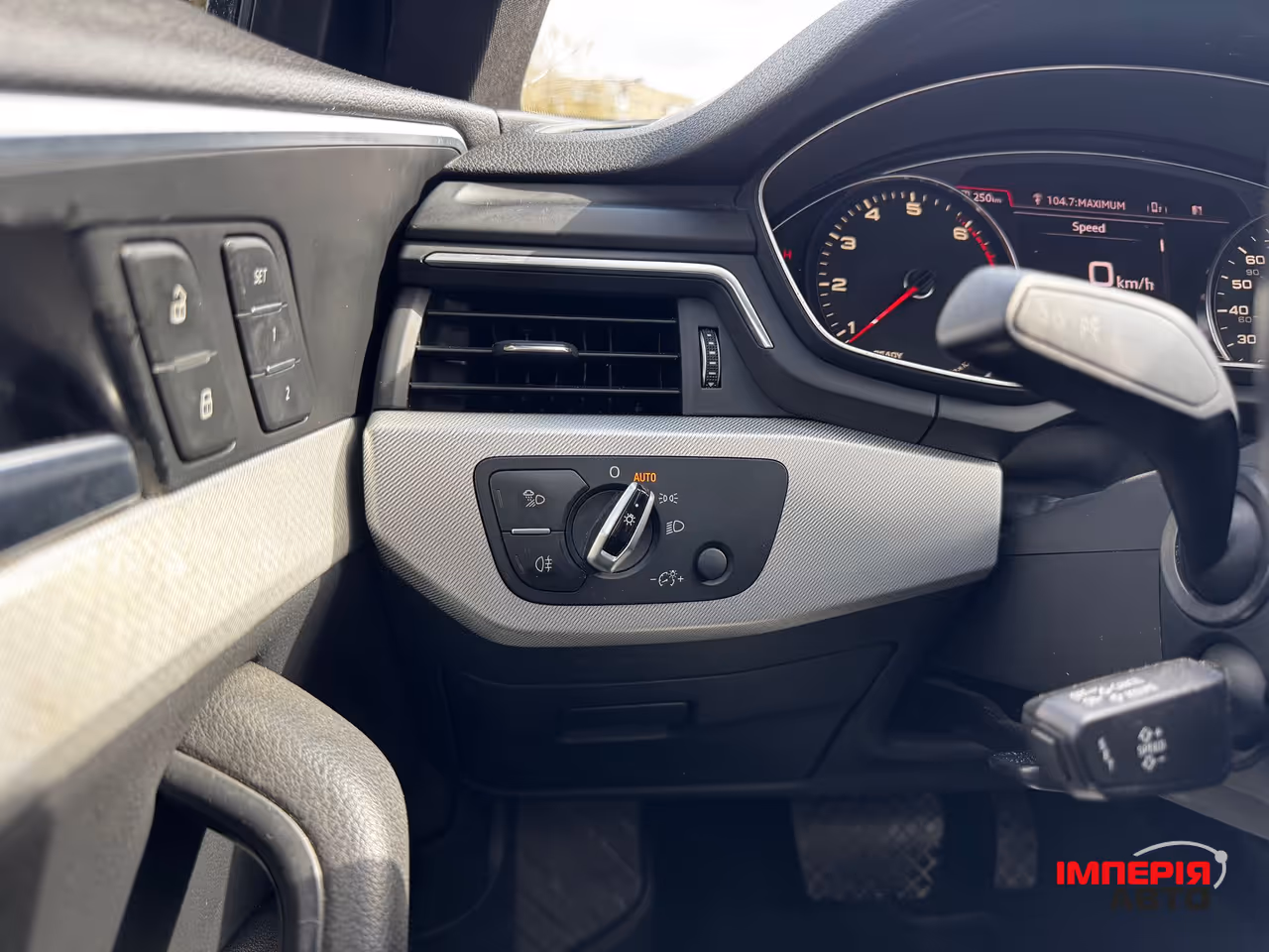 Audi A4 - фото 23