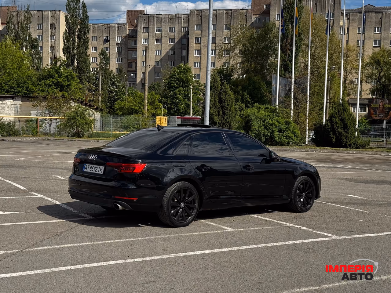Audi A4 - фото 5