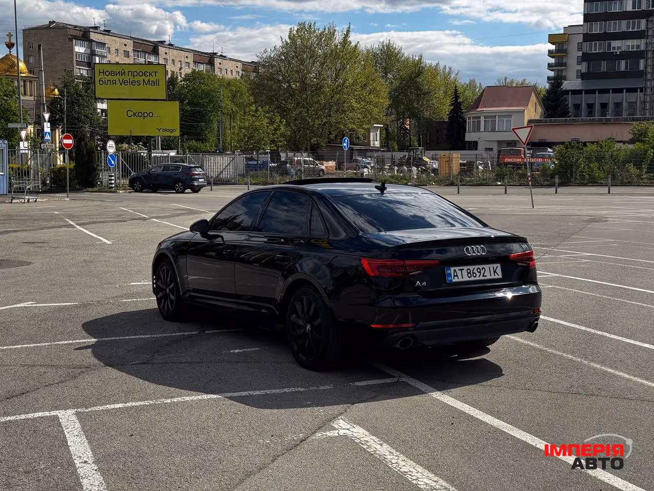Audi A4 - фото 8