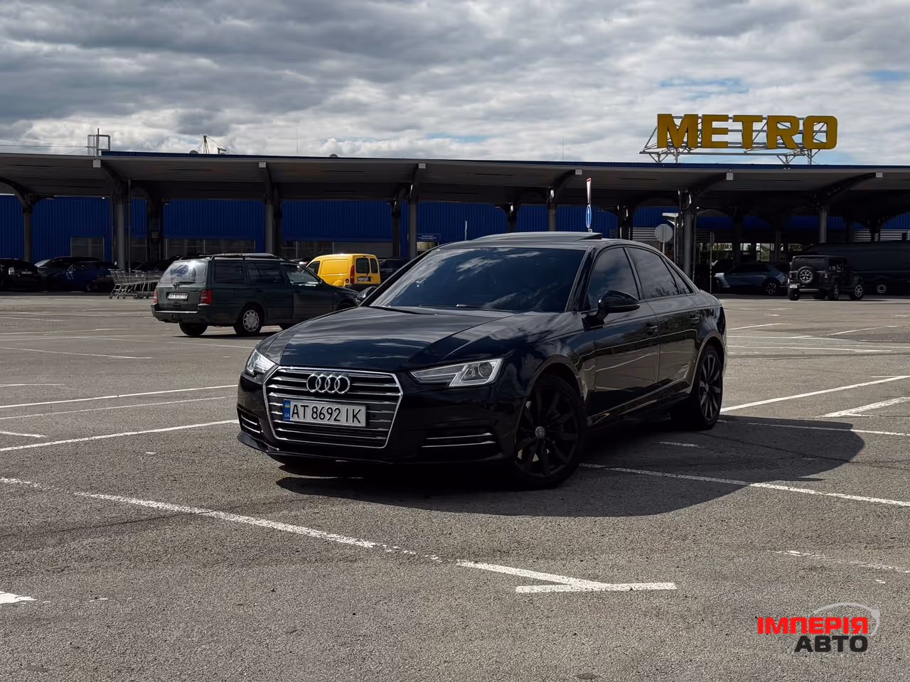 Audi A4 - фото 1