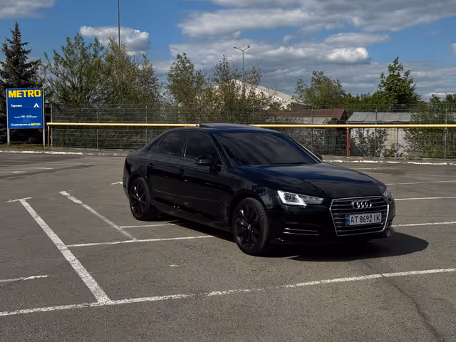 Audi A4 - фото 3