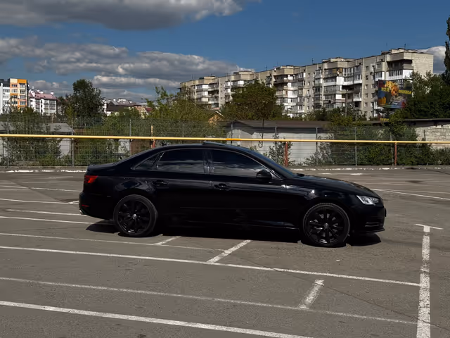 Audi A4 - фото 4