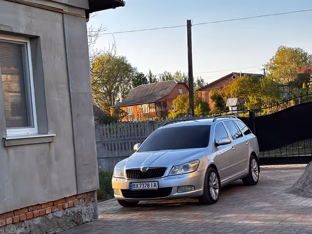 Skoda Octavia - фото 1