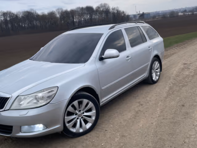 Skoda Octavia - фото 3