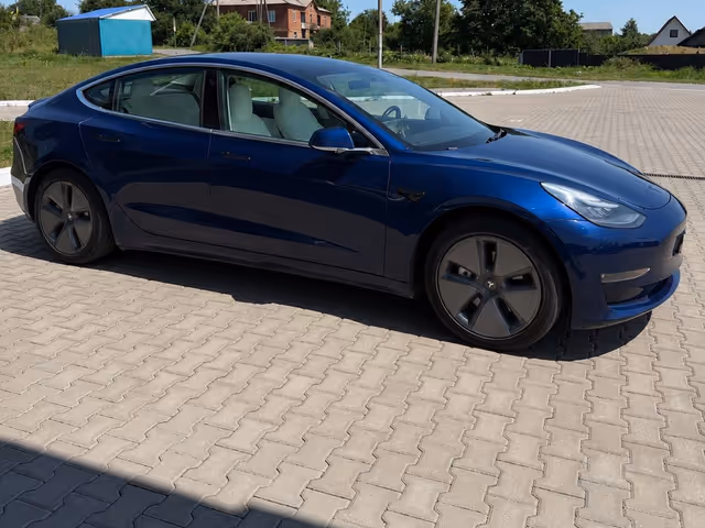 Tesla Model 3 - зображення 5