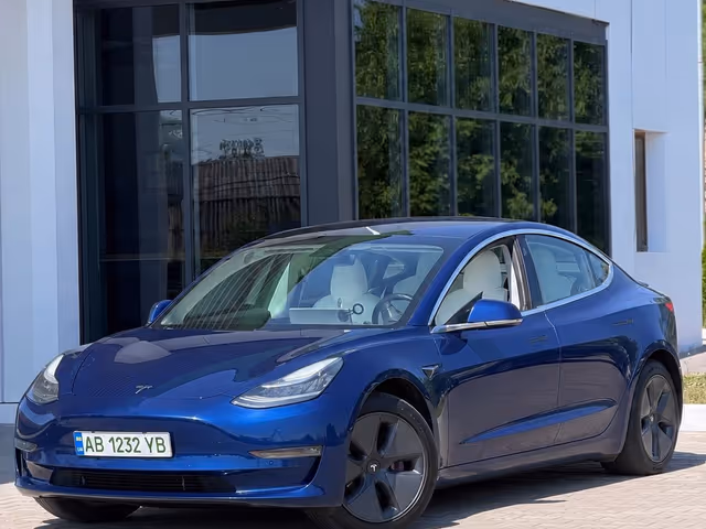 Tesla Model 3 - зображення 3