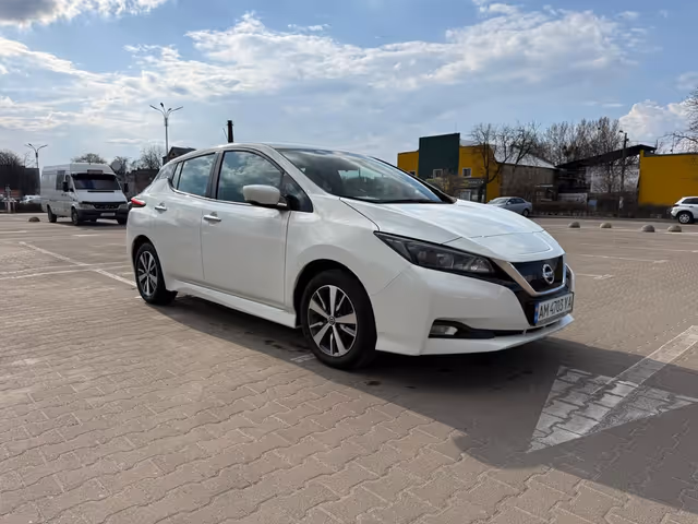 Nissan Leaf - фото 3