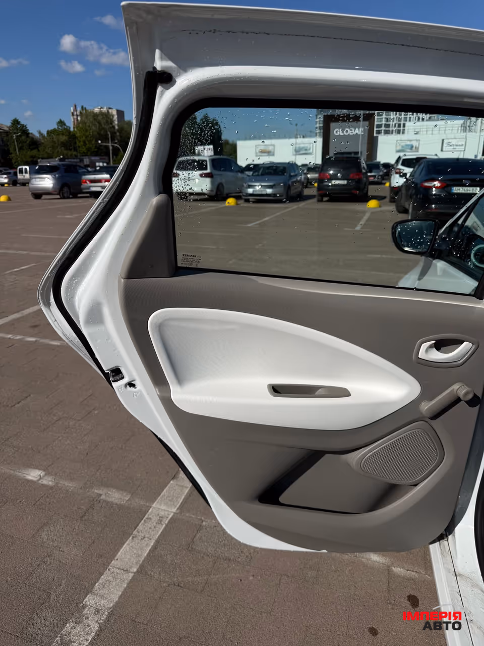 Renault ZOE - фото 9