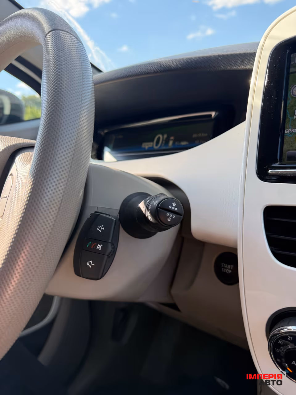 Renault ZOE - фото 21