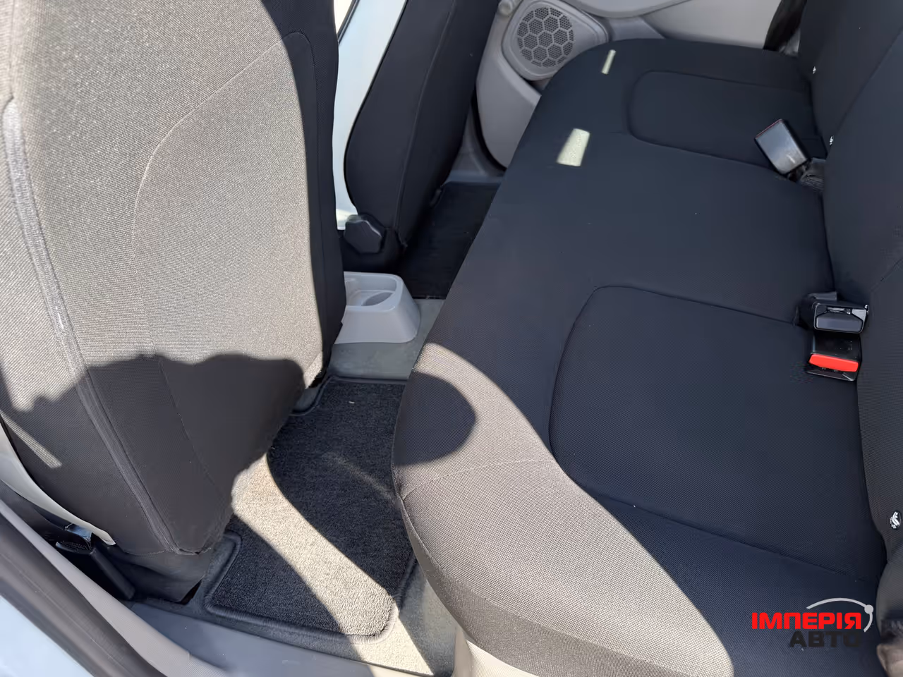 Renault ZOE - фото 10