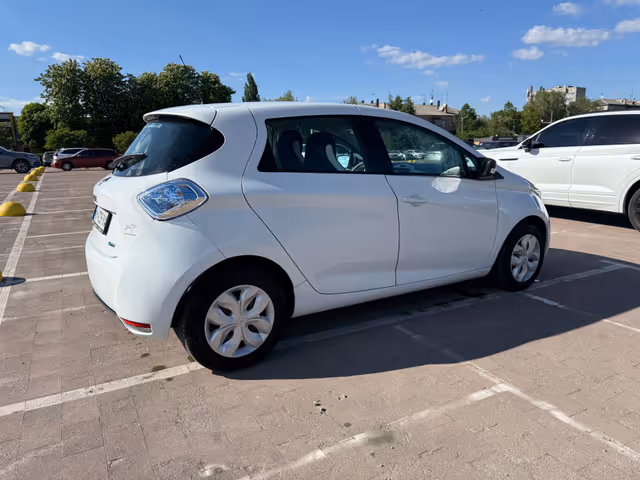 Renault ZOE - фото 5