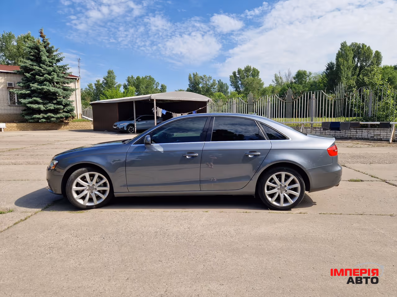 Audi A4 - фото 7