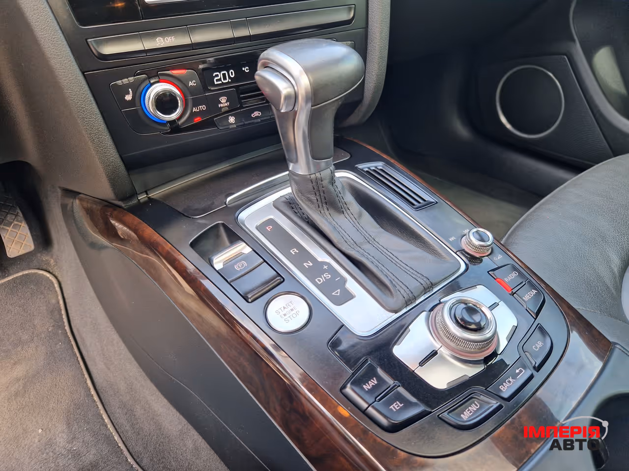 Audi A4 - фото 22