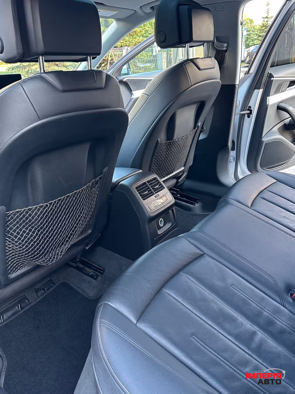 Audi A4 - фото 25