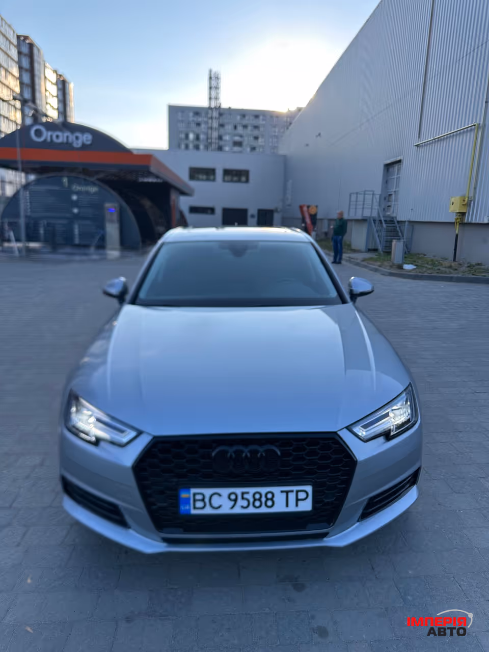 Audi A4 - фото 12