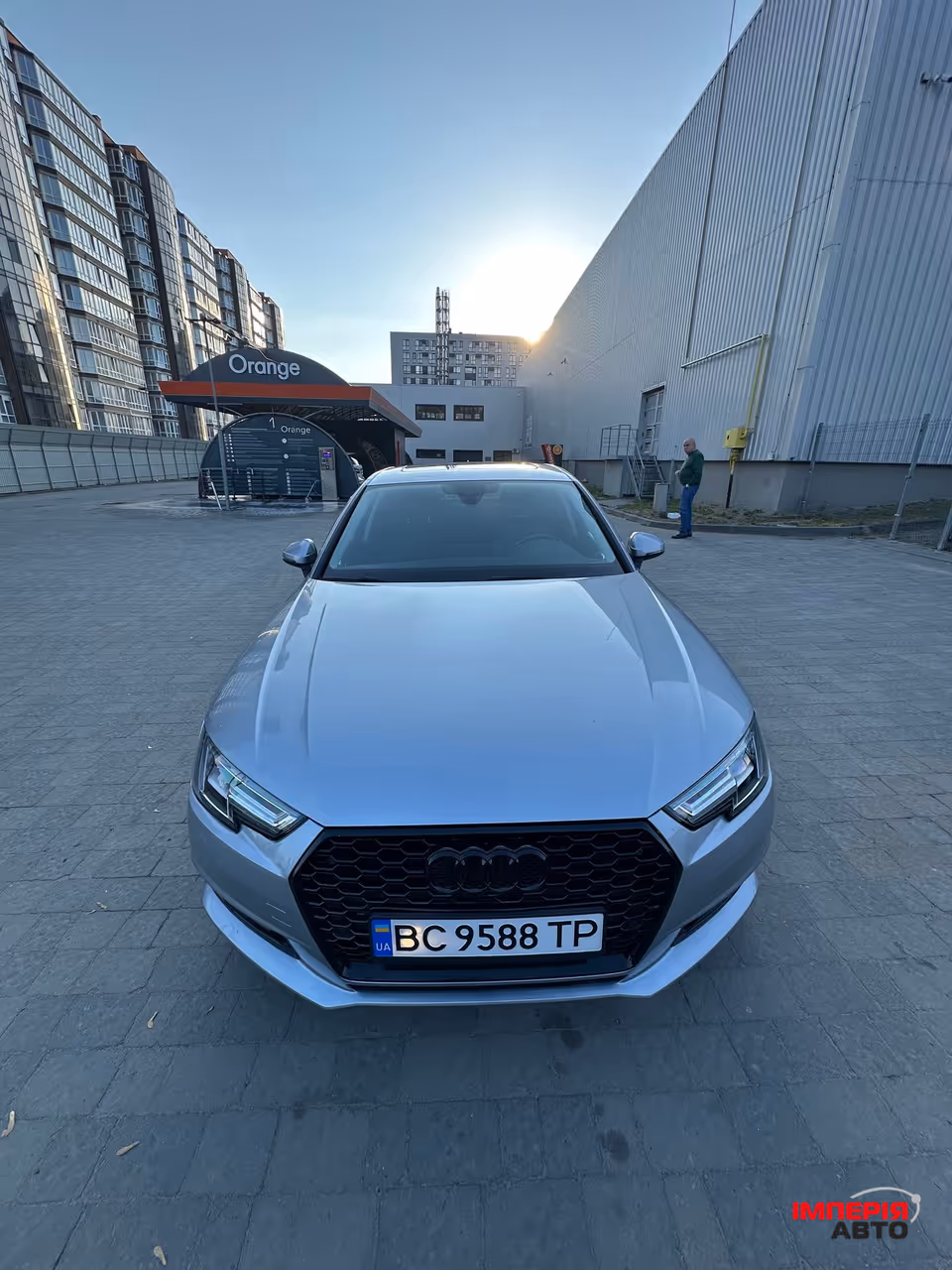 Audi A4 - фото 4