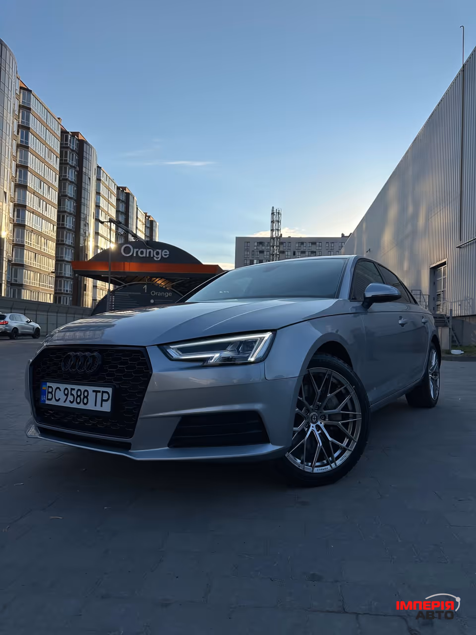 Audi A4 - фото 39