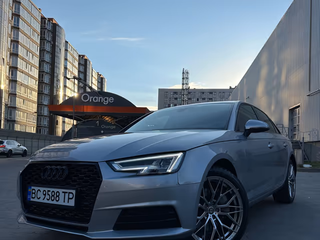 Audi A4 - фото 1