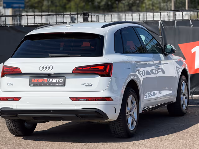 Audi Q5 - фото 4