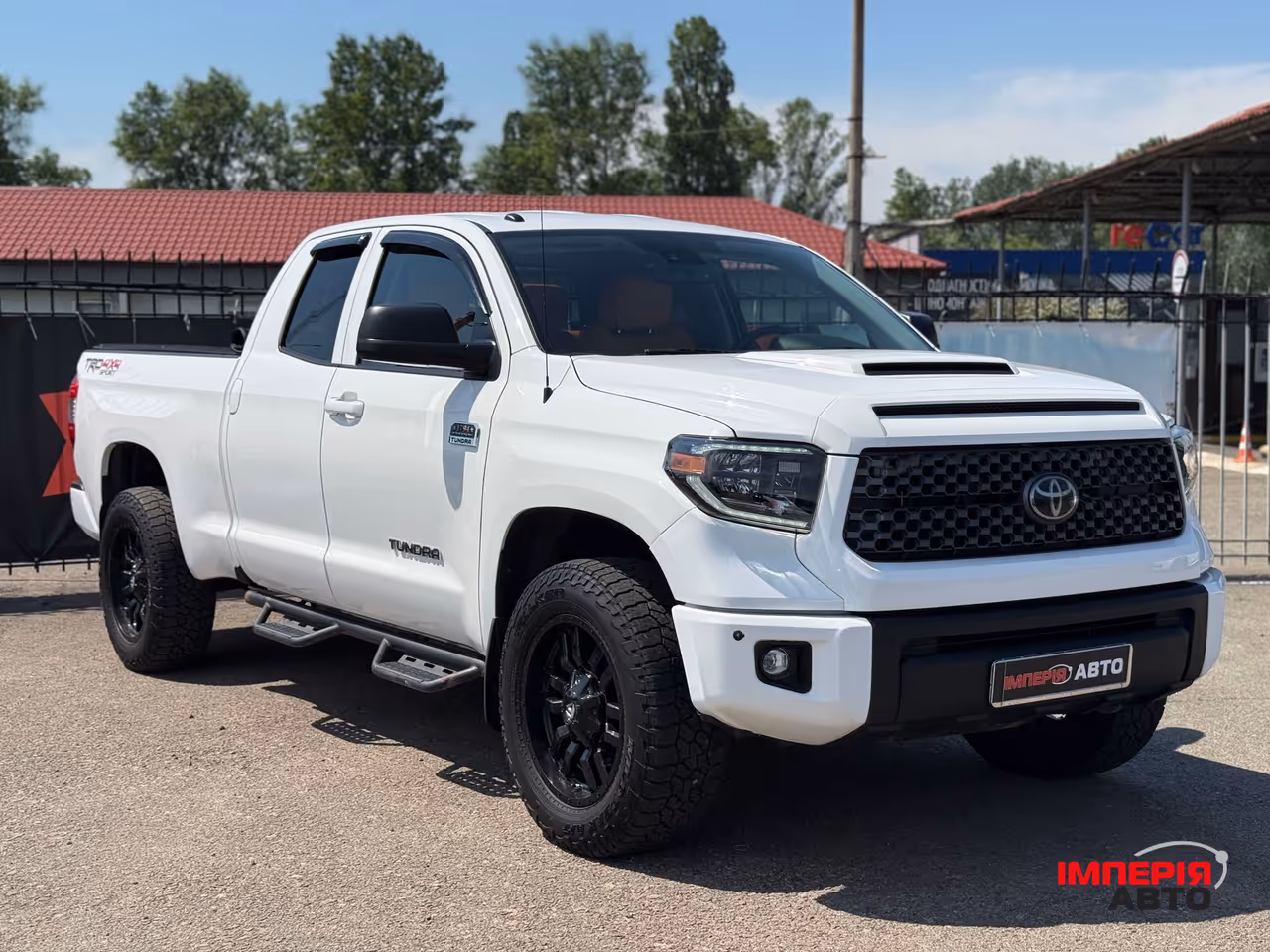Toyota Tundra - фото 1