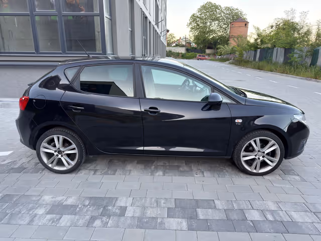 SEAT Ibiza - фото 1