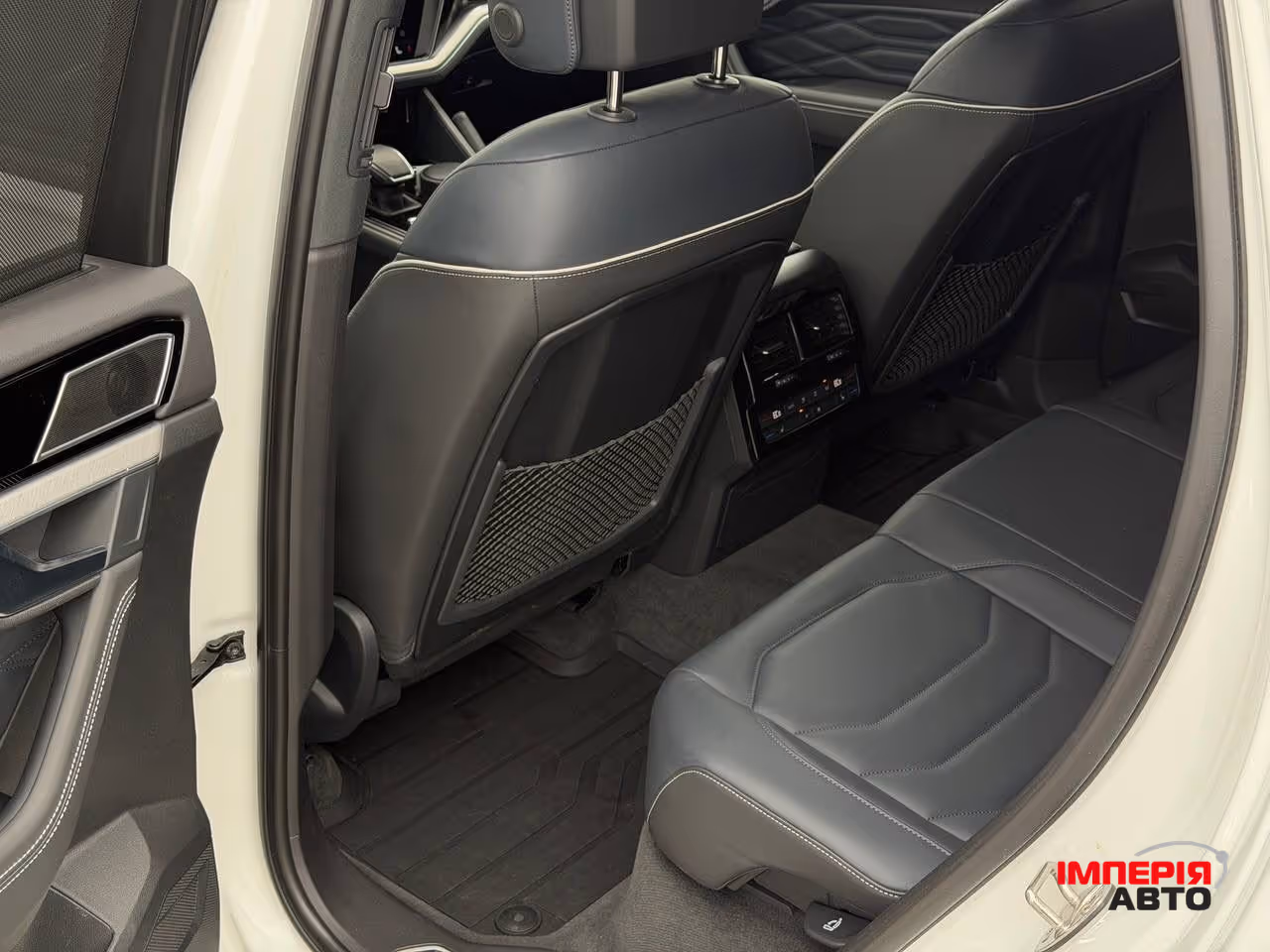Volkswagen Touareg - фото 31