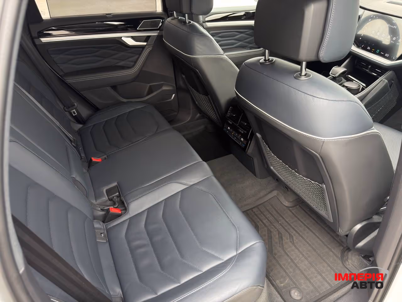 Volkswagen Touareg - фото 39