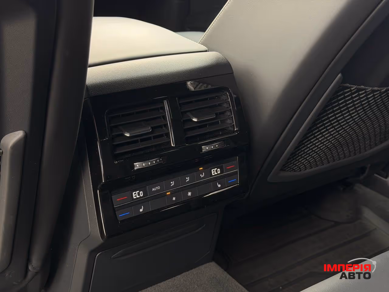 Volkswagen Touareg - фото 36