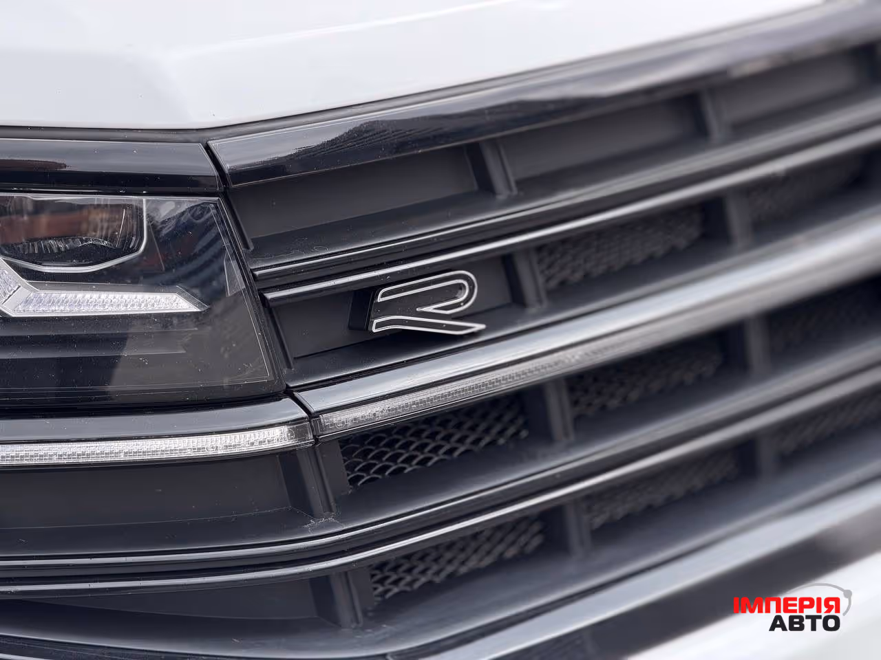 Volkswagen Touareg - фото 7