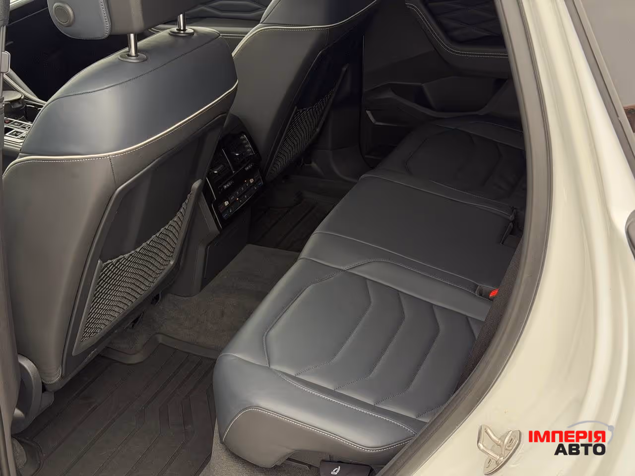 Volkswagen Touareg - фото 32