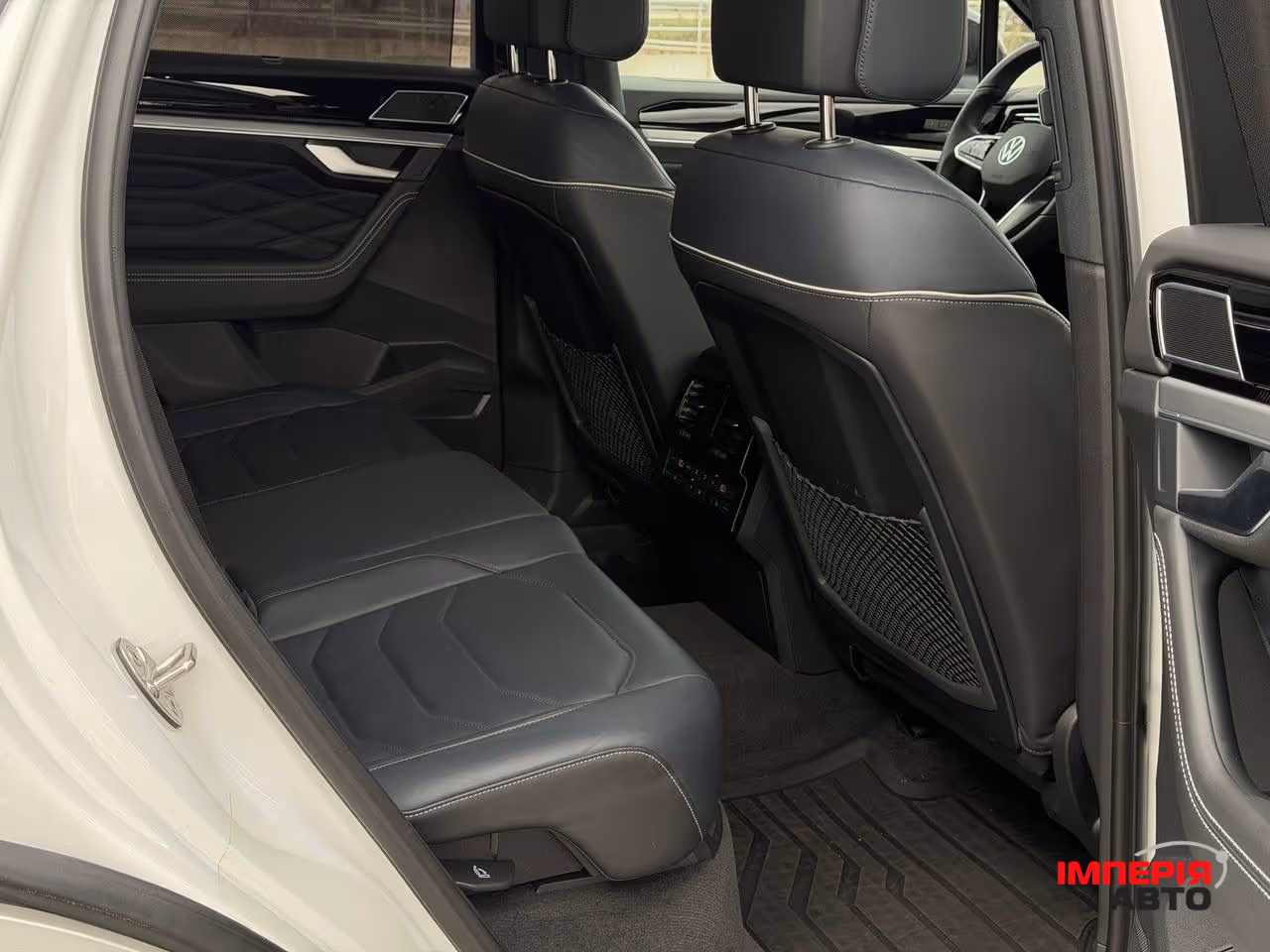 Volkswagen Touareg - фото 40