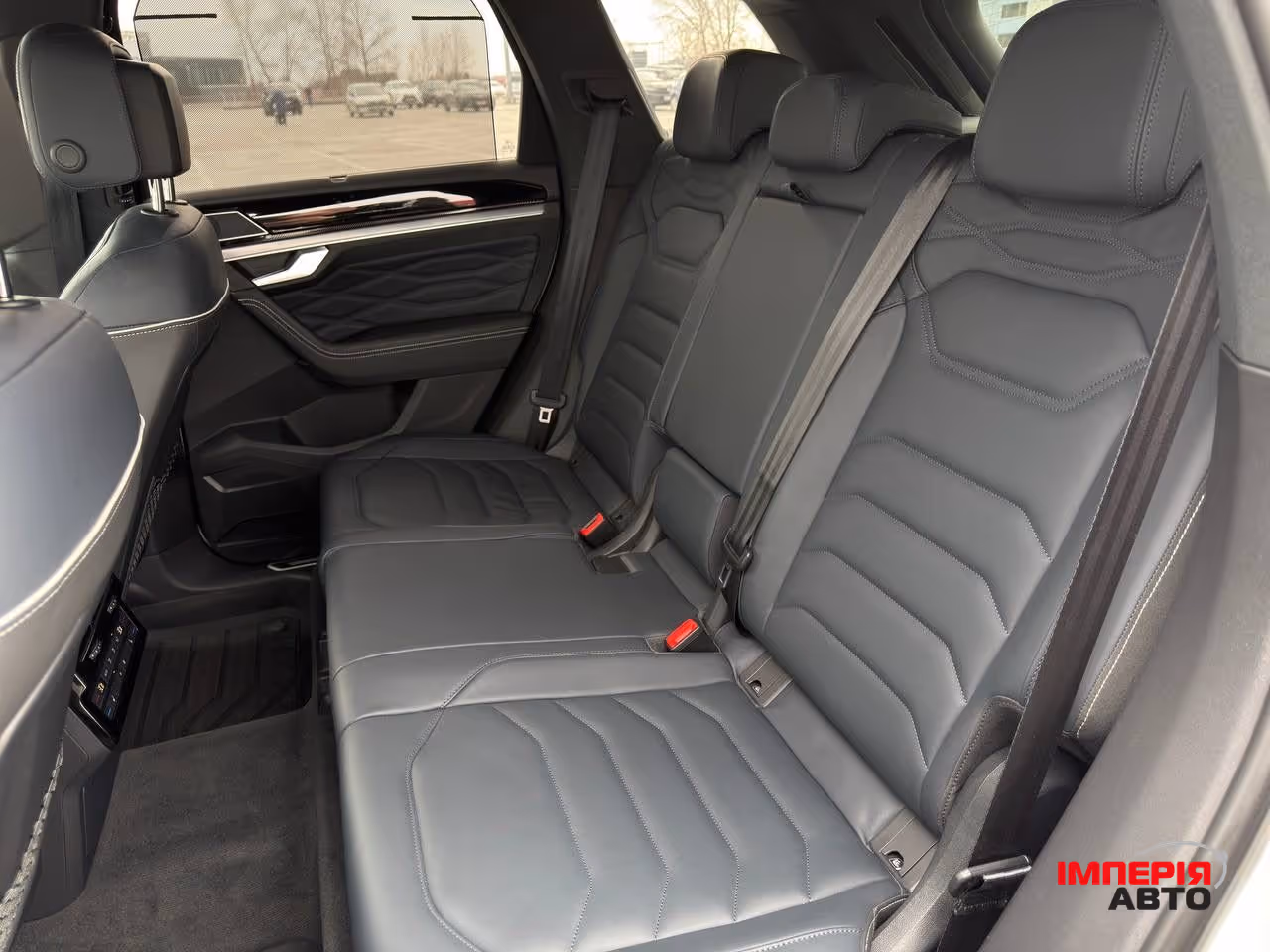 Volkswagen Touareg - фото 35
