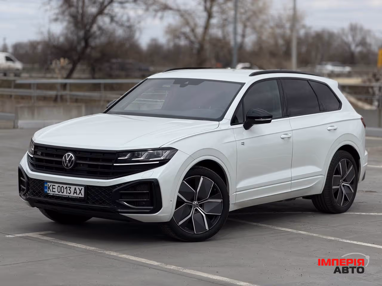 Volkswagen Touareg - фото 2