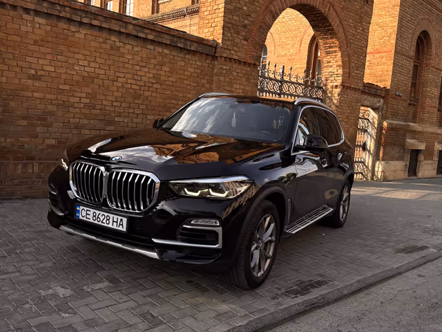 BMW X5 - фото 1