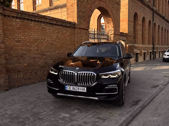 BMW X5 - фото 2