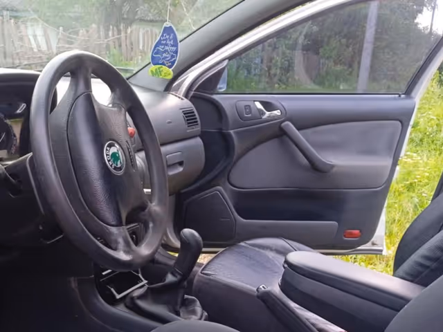 Skoda Octavia - фото 4