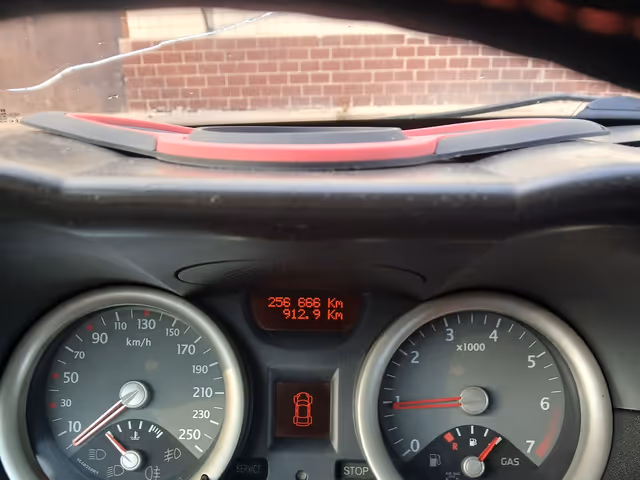 Renault Megane - фото 1