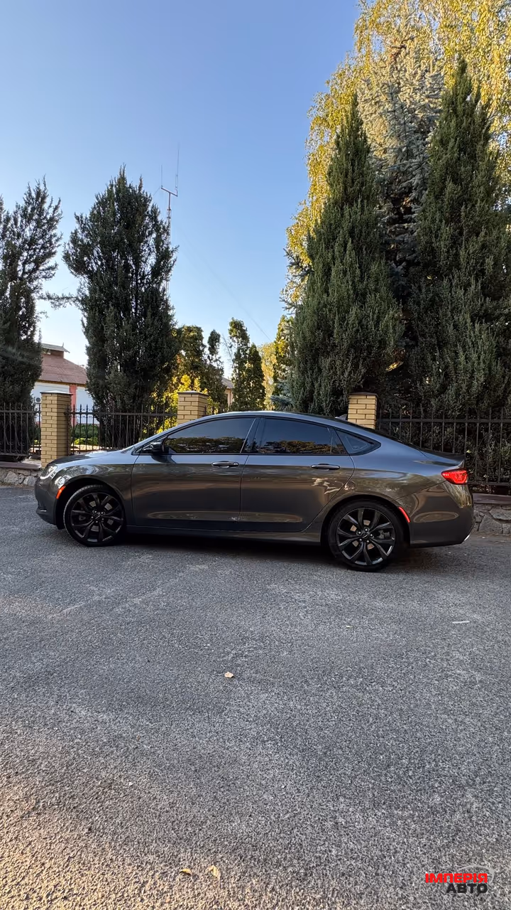Chrysler 200 - фото 1