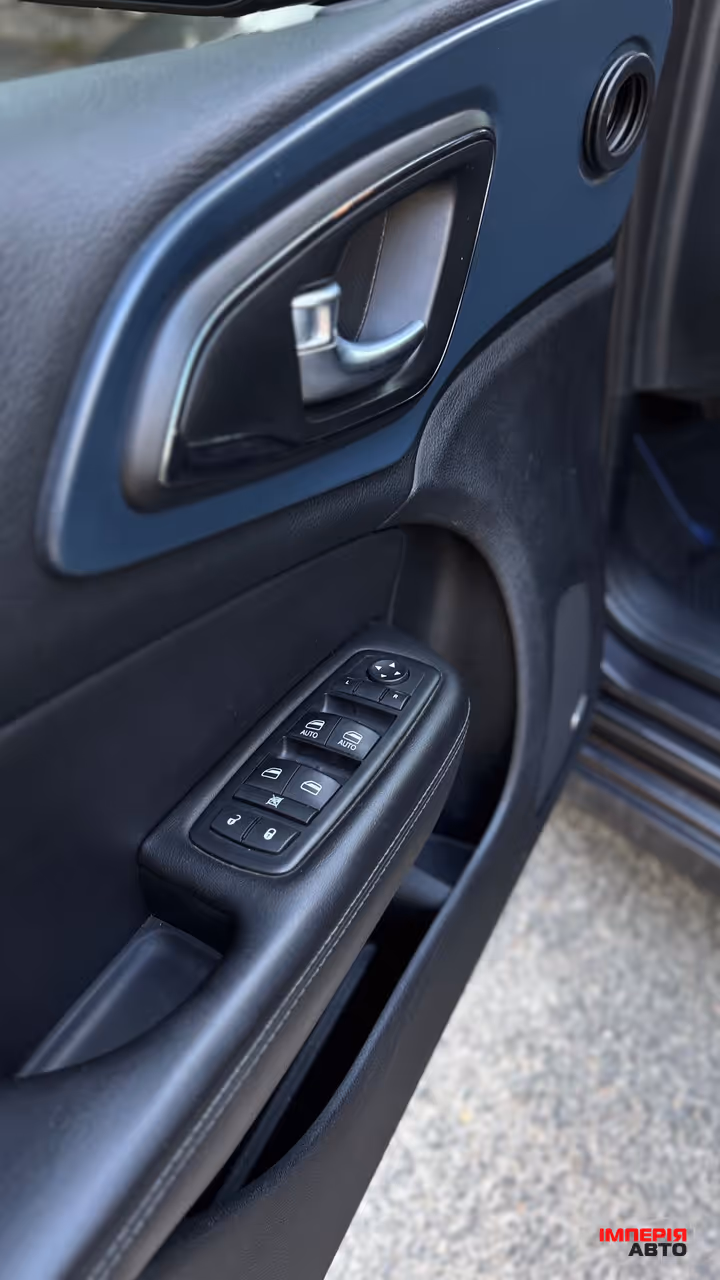 Chrysler 200 - фото 14