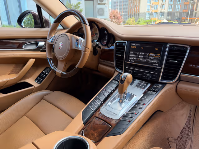 Porsche Panamera - фото 3