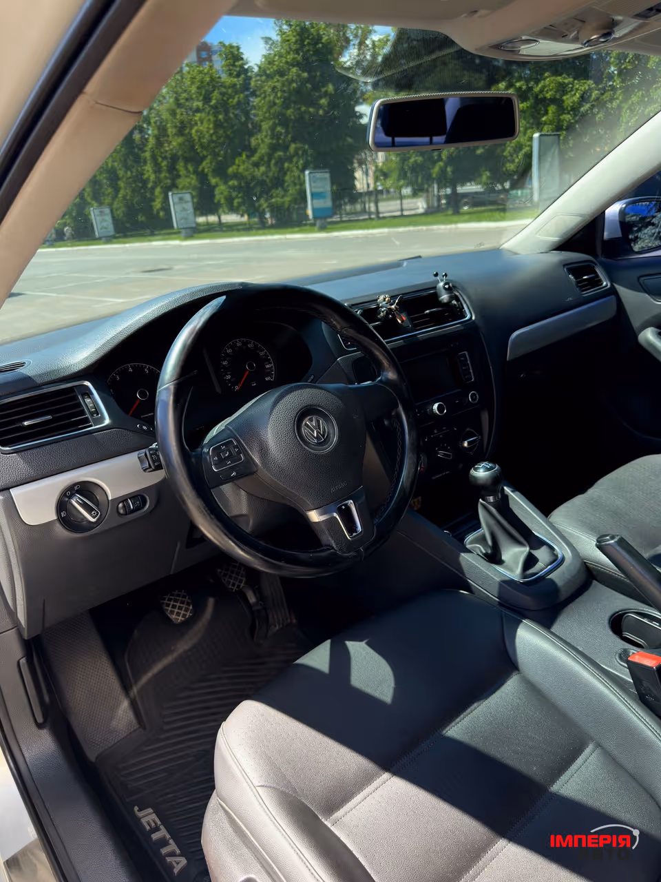 Volkswagen Jetta - фото 16