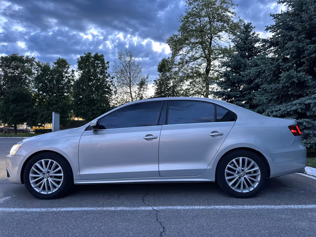 Volkswagen Jetta - фото 2