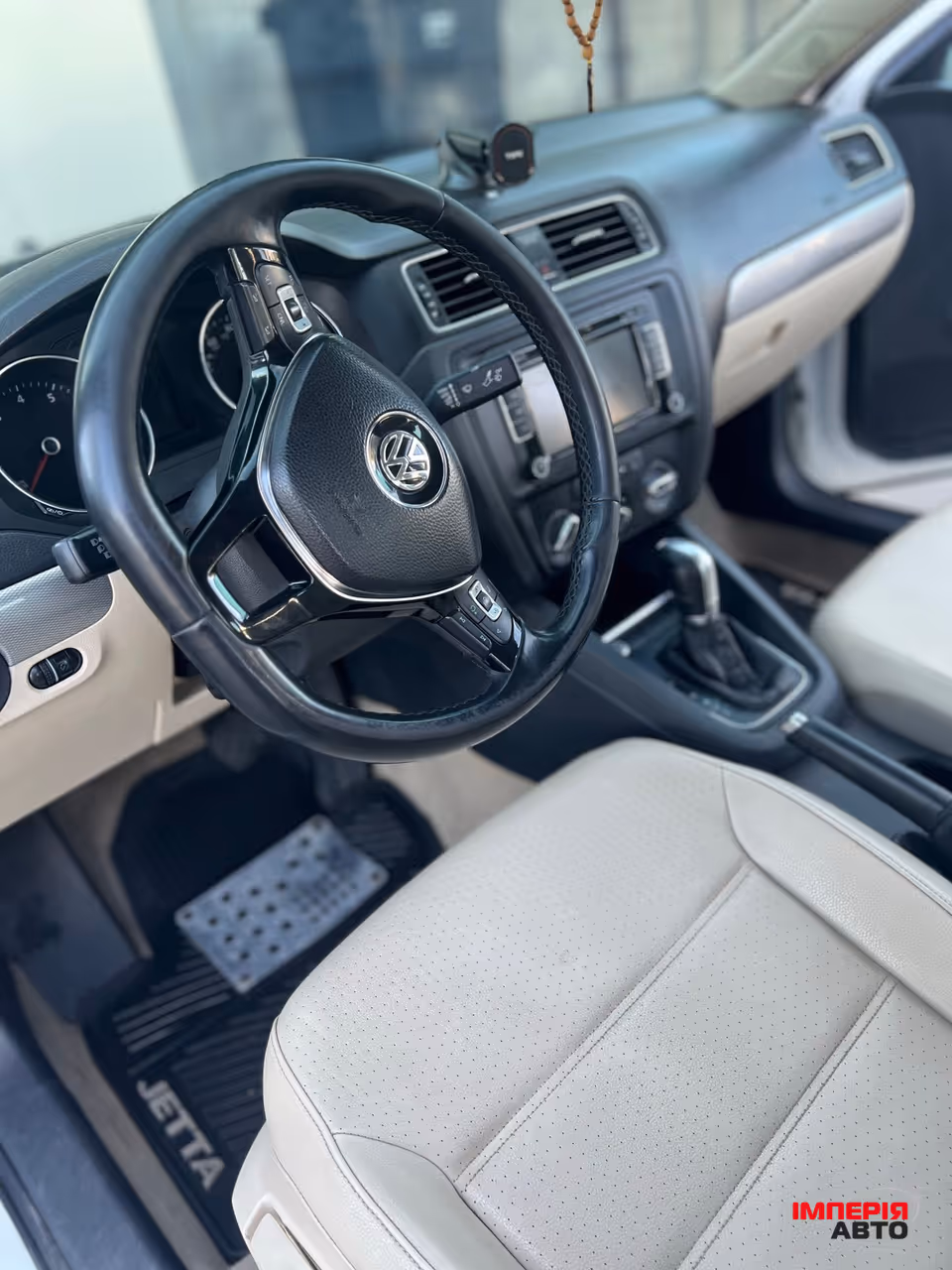 Volkswagen Jetta - фото 3
