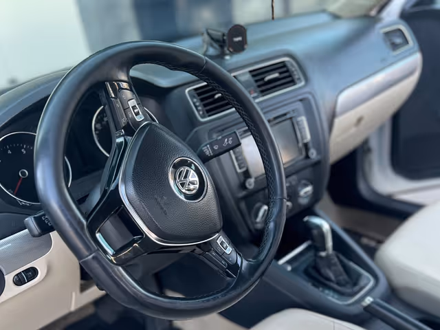 Volkswagen Jetta - фото 3