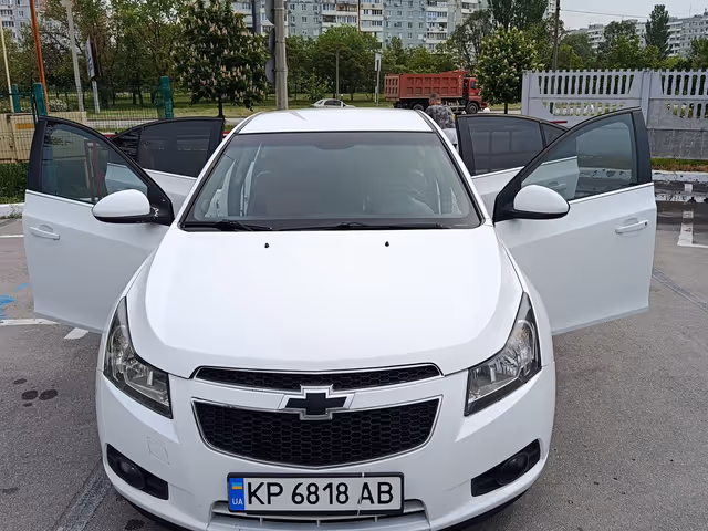 Chevrolet Cruze - фото 3